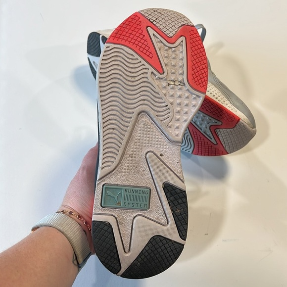 Puma - pink, gray, and black, 8.5 running shoe - Picture 3 of 9